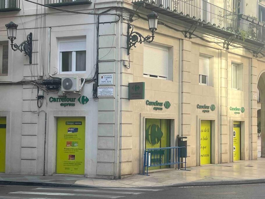 Charming & Spacious Apartment In Historic Centre & Short Walk To Beach Alicante Exterior photo