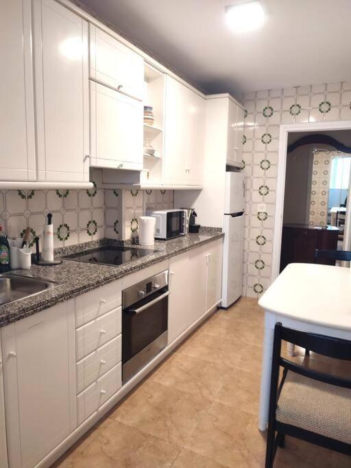 Charming & Spacious Apartment In Historic Centre & Short Walk To Beach Alicante Exterior photo